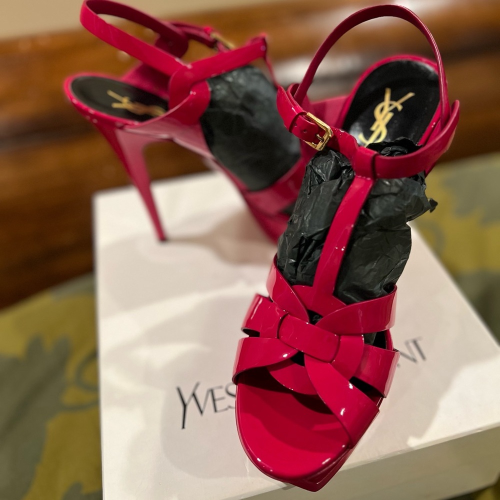 YSL fusha pink stilettos. Size 42